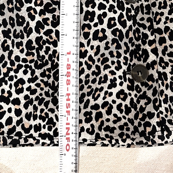 Button-up Leopard Print Blouse - Picture 4 of 5